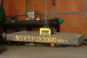 a 300 kg lifting magnet used for lifting a 90x530x1000 mm job (approx 390kg)